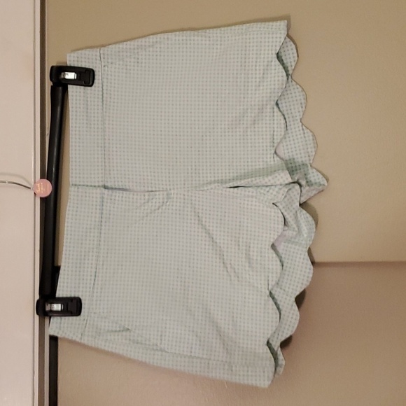 crown & ivy Pants - Crown & Ivy Mint Checkered Scalloped Shorts Size 4